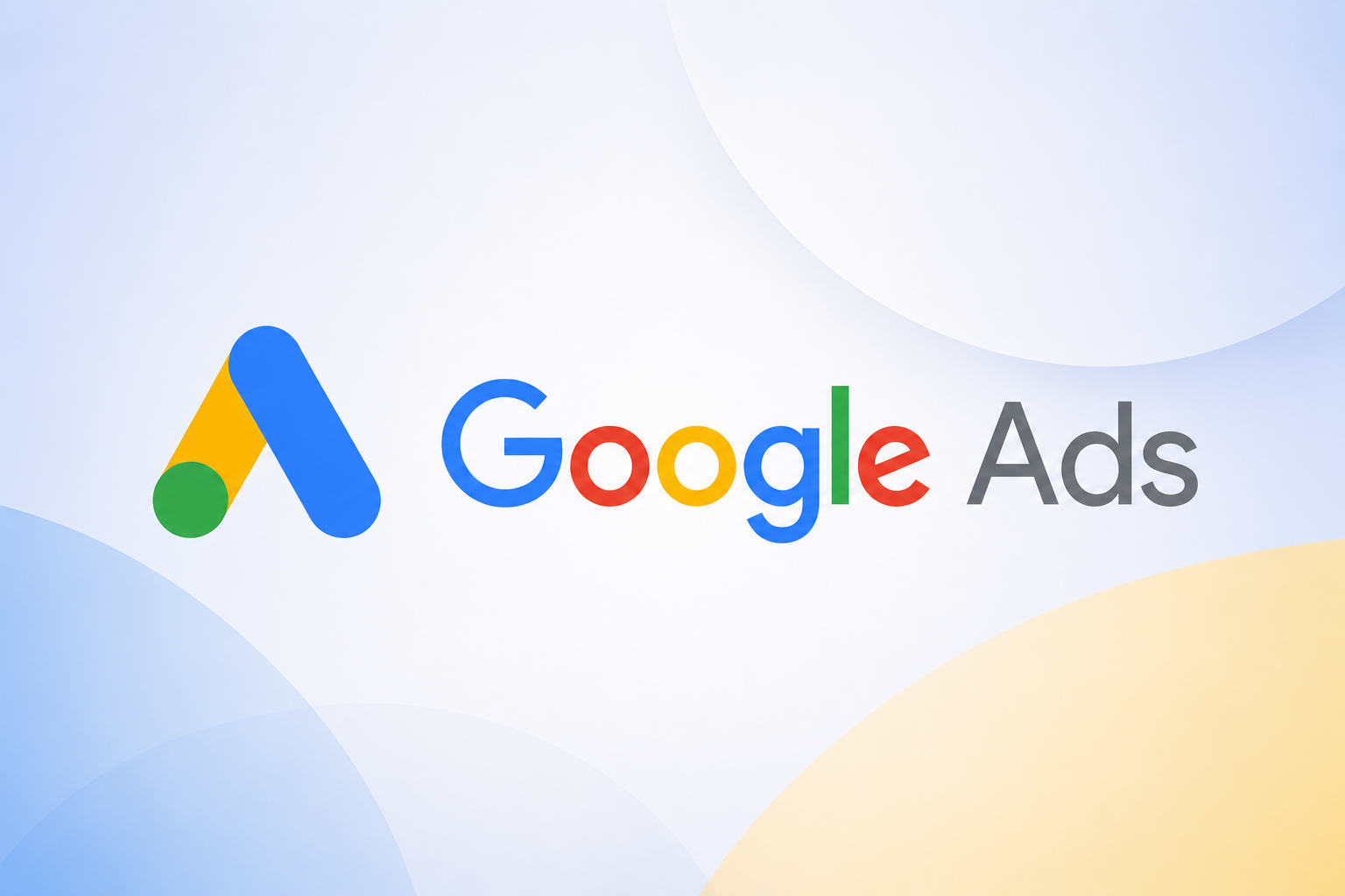Illustration avec le logo Google Ads et le mot-symbole Google Ads sur un fond clair aux accents bleus et jaunes.